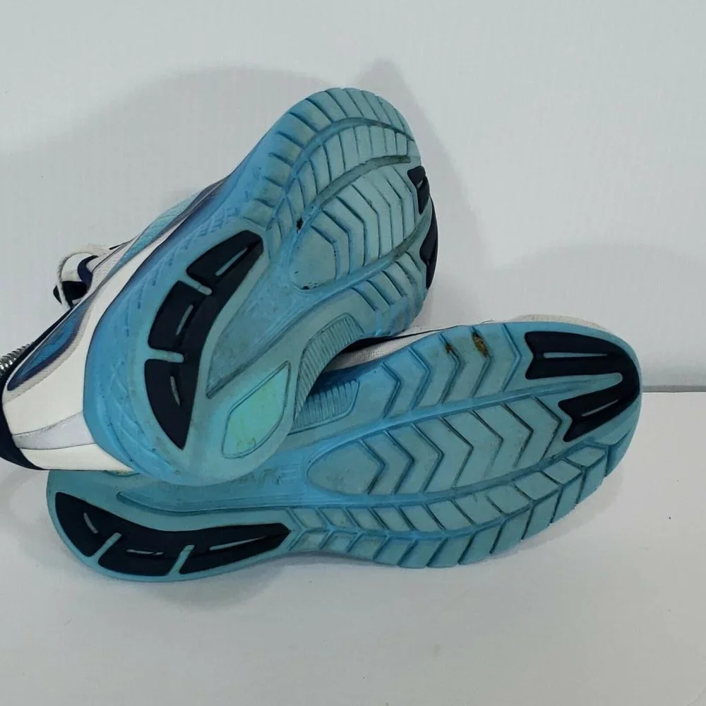 Saucony‎ Kinvara 10 Women's Size 6 White Blue Running Shoes Sneakers Lace Up